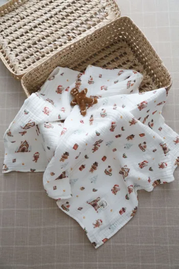 Dört Katlı Kurabiye Adam Desenli Organik Müslin Örtü